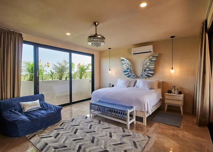 Spacious & Comfy Penthouse Oasis With Plunge Pool *