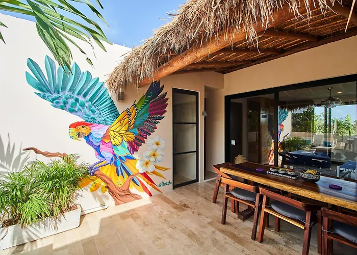 Spacious & Comfy Penthouse Oasis With Plunge Pool